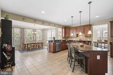 Kitchen - 9323 Castle Hill Rd, Springfield, VA 22153 photo 7 of 8
