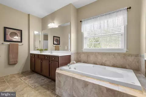 Other - 9323 Castle Hill Rd, Springfield, VA 22153 photo 17 of 33