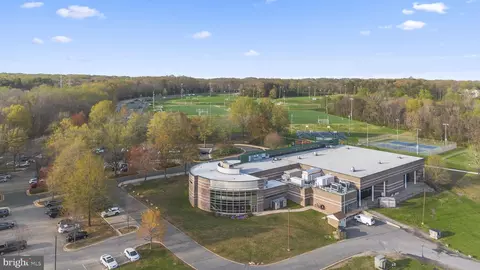 View/Area - 9323 Castle Hill Rd, Springfield, VA 22153 photo 1 of 5