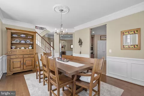 Dining - 9323 Castle Hill Rd, Springfield, VA 22153 photo 3 of 6