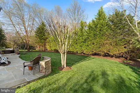 Exterior - 9323 Castle Hill Rd, Springfield, VA 22153 photo 6 of 11