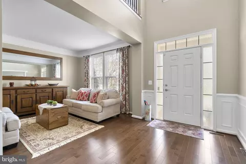 Entry Way - 9323 Castle Hill Rd, Springfield, VA 22153 photo 2 of 15