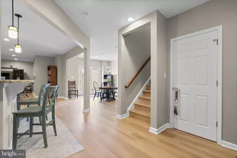 Entry Way - 9323 Castle Hill Rd, Springfield, VA 22153 photo 10 of 15