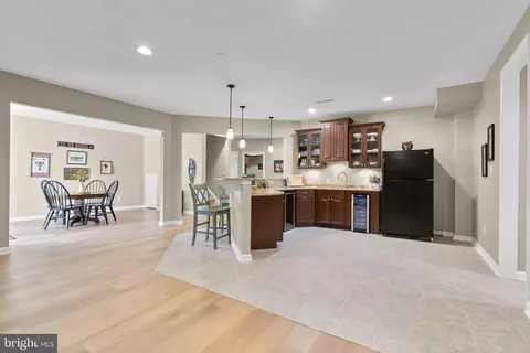 Entry Way - 9323 Castle Hill Rd, Springfield, VA 22153 photo 13 of 15