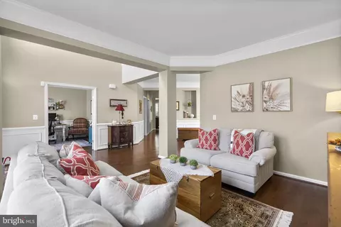 Entry Way - 9323 Castle Hill Rd, Springfield, VA 22153 photo 3 of 15