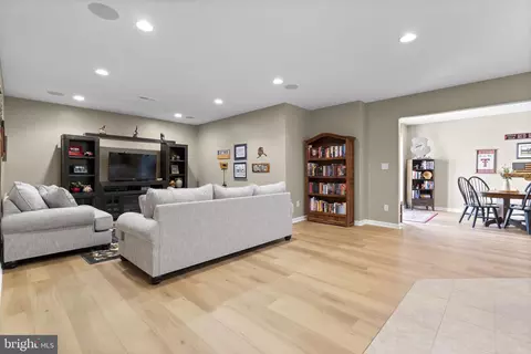 Other - 9323 Castle Hill Rd, Springfield, VA 22153 photo 26 of 33