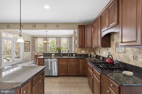 Kitchen - 9323 Castle Hill Rd, Springfield, VA 22153 photo 3 of 8