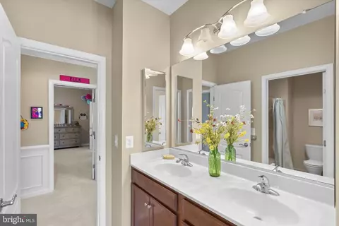 Entry Way - 9323 Castle Hill Rd, Springfield, VA 22153 photo 8 of 15