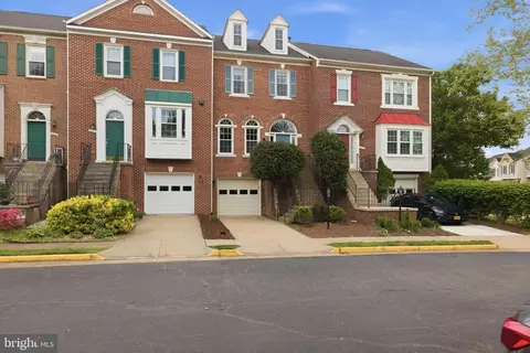 5809 Summerlake Way, Centreville, VA 20120