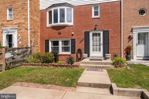 4159 Novar Dr, Chantilly, VA 20151 photo 2