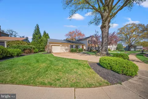 Exterior - 6212 Nethercombe Ct, Mclean, VA 22101 photo 1 of 8