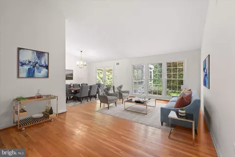 Living - 6212 Nethercombe Ct, Mclean, VA 22101 photo 2 of 15