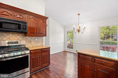 Kitchen - 6212 Nethercombe Ct, Mclean, VA 22101 photo 2 of 4