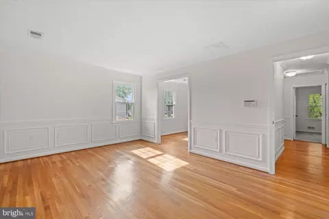 Living - 6212 Nethercombe Ct, Mclean, VA 22101 photo 13 of 15