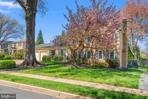 6212 Nethercombe Ct, Mclean, VA 22101