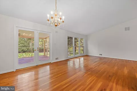 Living - 6212 Nethercombe Ct, Mclean, VA 22101 photo 6 of 15