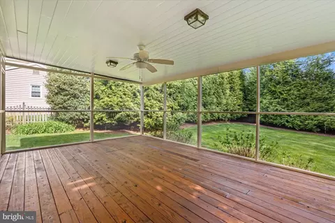 Exterior - 6212 Nethercombe Ct, Mclean, VA 22101 photo 7 of 8