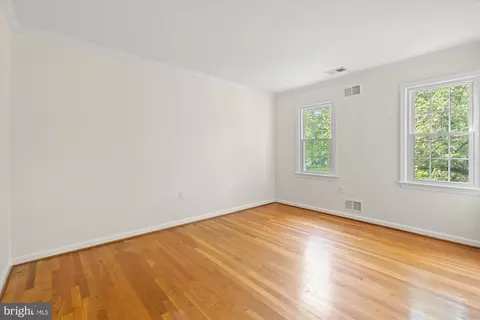 Bedroom - 6212 Nethercombe Ct, Mclean, VA 22101 photo 3 of 4
