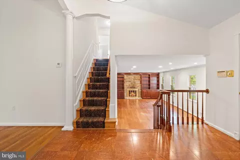 Entry Way - 6212 Nethercombe Ct, Mclean, VA 22101 photo 2 of 5