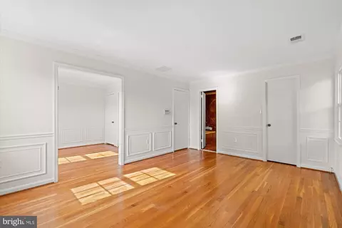 Living - 6212 Nethercombe Ct, Mclean, VA 22101 photo 12 of 15