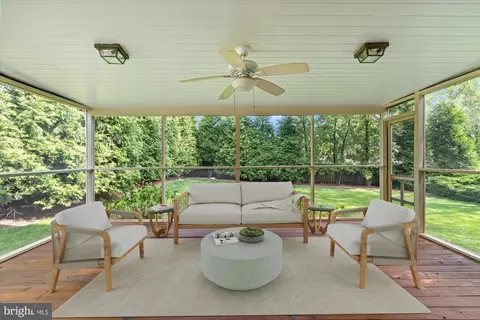 Exterior - 6212 Nethercombe Ct, Mclean, VA 22101 photo 5 of 8