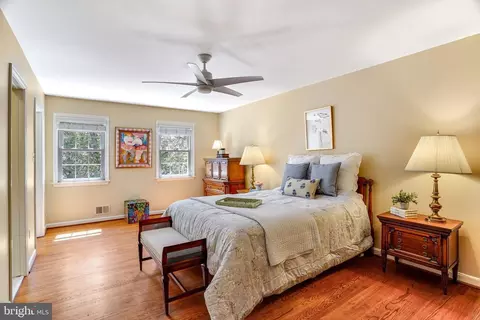 Bedroom - 6724 Melrose Dr, Mclean, VA 22101 photo 4 of 5