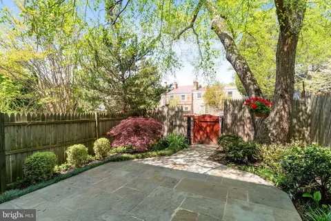 Exterior - 6724 Melrose Dr, Mclean, VA 22101 photo 5 of 8