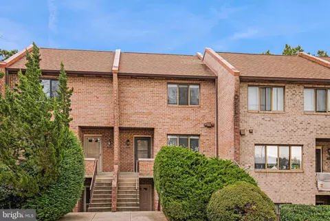 3713 A Madison Ln, Falls Church, VA 22041