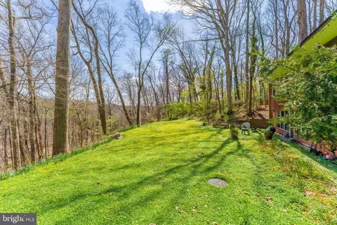 901 Chinquapin Rd, Mclean, VA 22102 photo 5