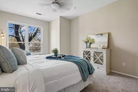 Bedroom - 1521 Spring Gate Dr #10211, Mclean, VA 22102 photo 2 of 5