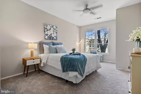 Bedroom - 1521 Spring Gate Dr #10211, Mclean, VA 22102 photo 1 of 5