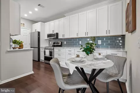 1521 Spring Gate Dr #10211, Mclean, VA 22102