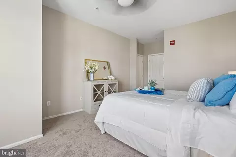 Bedroom - 1521 Spring Gate Dr #10211, Mclean, VA 22102 photo 3 of 5