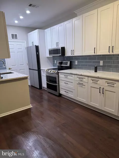 1521 Spring Gate Dr #10211, Mclean, VA 22102