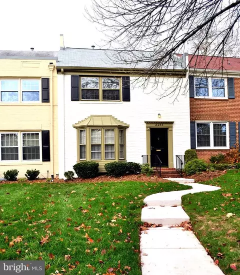 8256 Carrleigh Pkwy, Springfield, VA 22152