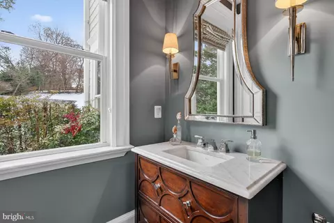 Bath - 1420 Kurtz Rd, Mclean, VA 22101 photo 1 of 7