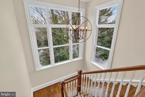 Entry Way - 1420 Kurtz Rd, Mclean, VA 22101 photo 3 of 3