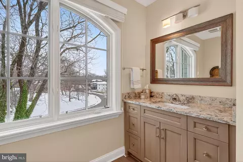 Bath - 1420 Kurtz Rd, Mclean, VA 22101 photo 6 of 7