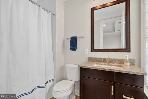 Bath - 1420 Kurtz Rd, Mclean, VA 22101 photo 5 of 7