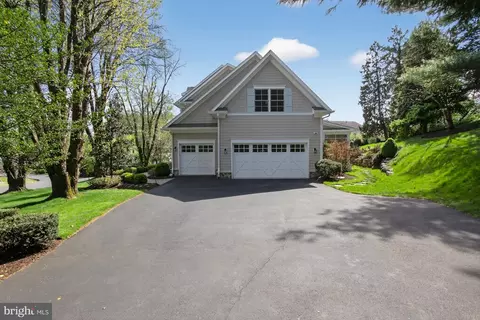 Exterior - 1420 Kurtz Rd, Mclean, VA 22101 photo 4 of 4