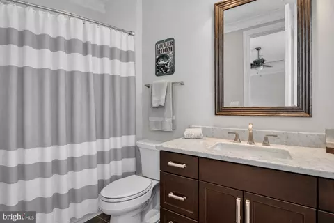 Bath - 1420 Kurtz Rd, Mclean, VA 22101 photo 4 of 7