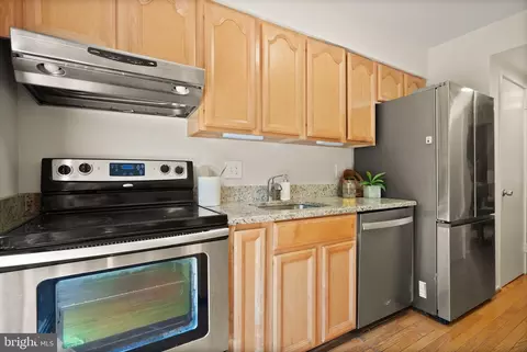Kitchen - 11100 Saffold Way, Reston, VA 20190 photo 4 of 4