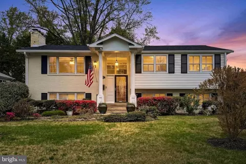 7052 Wardell St, Annandale, VA 22003