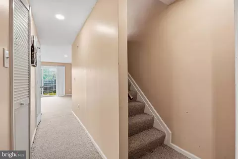 Entry Way - 3023 Mcmaster Ct, Herndon, VA 20171 photo 8 of 8
