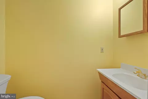 Bath - 3023 Mcmaster Ct, Herndon, VA 20171 photo 3 of 3