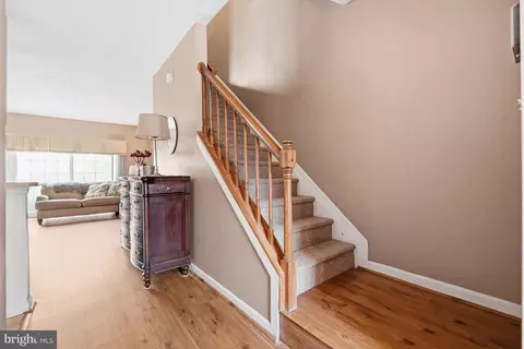 Entry Way - 3023 Mcmaster Ct, Herndon, VA 20171 photo 5 of 8