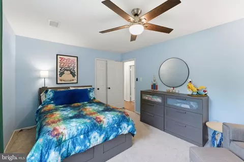 Bedroom - 6445 Linway Ter NW, Mclean, VA 22101 photo 5 of 7