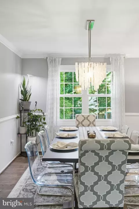 Dining - 6445 Linway Ter NW, Mclean, VA 22101 photo 2 of 3