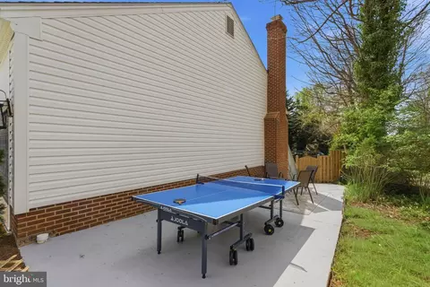 Exterior - 6445 Linway Ter NW, Mclean, VA 22101 photo 8 of 10