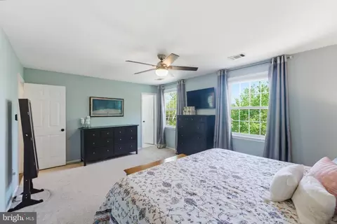 Bedroom - 6445 Linway Ter NW, Mclean, VA 22101 photo 2 of 7